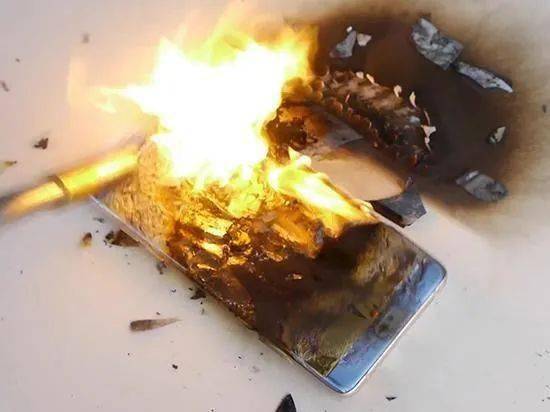 私自拆解易著火，回收設(shè)備能預(yù)防——鋰電池回收中的鋰電池碳化設(shè)備應(yīng)用